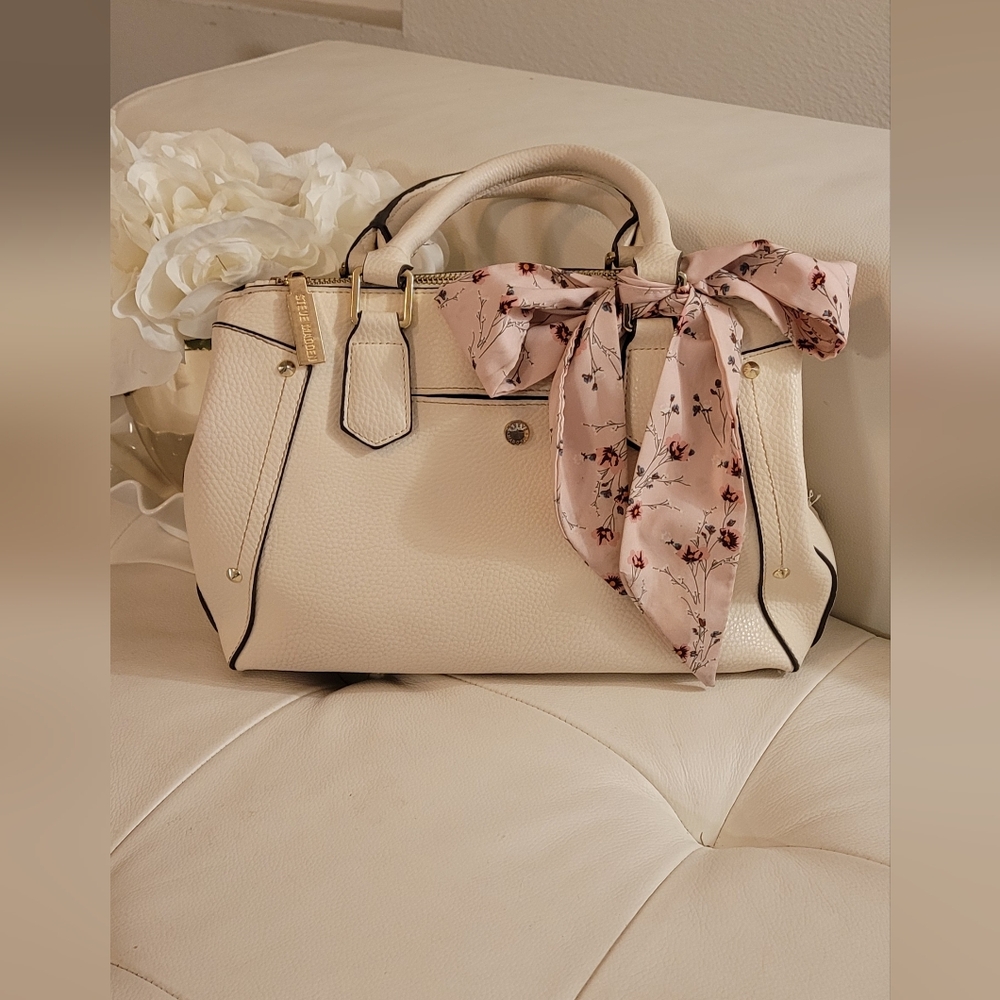 Steve Madden Elegant Cream Handbag with Floral Scarf Accent & Gold Hardware.